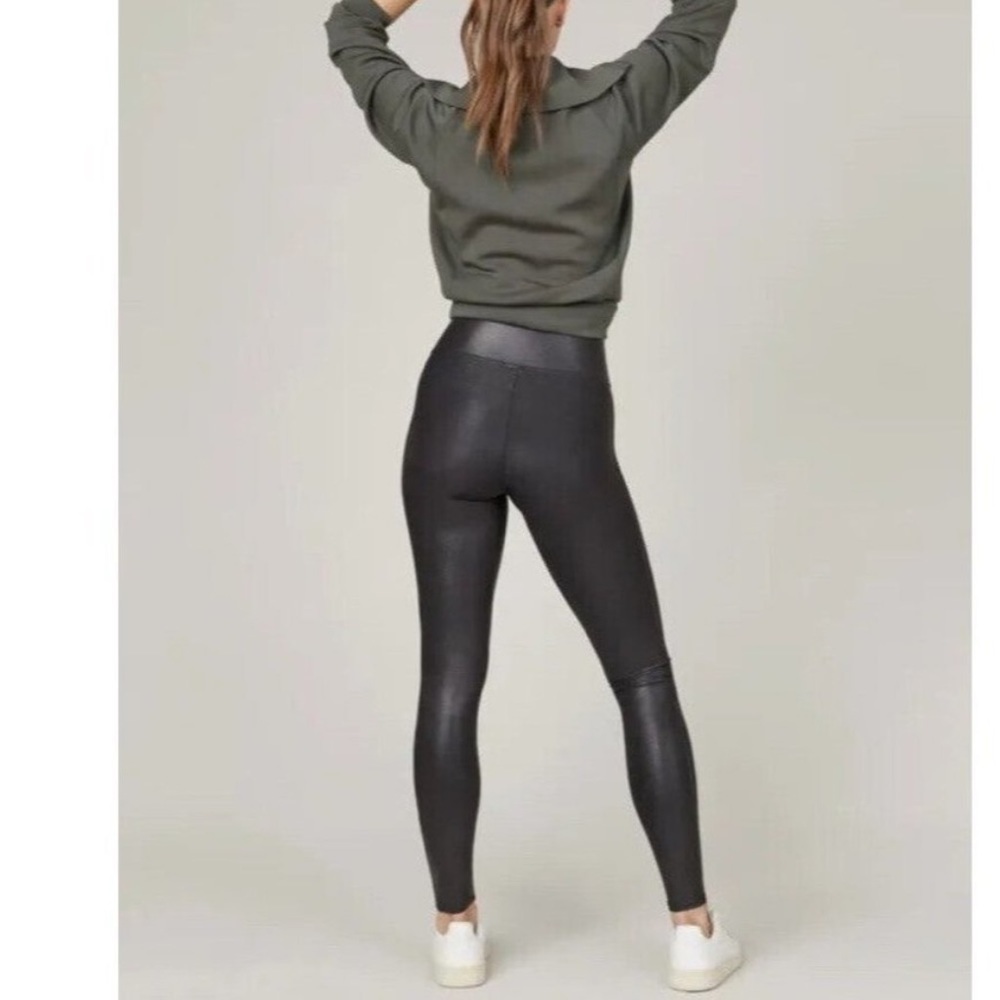 Spanx Faux Leather Black Leggings Size Medium - Picture 2 of 13